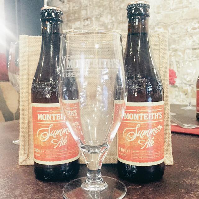DialArch's tweet photo. Getting our #craftbeer hampers ready for tonight! Yours for £10 with proceeds going to @charityspoon. #CraftOClock http://t.co/tpYnJhoNuE