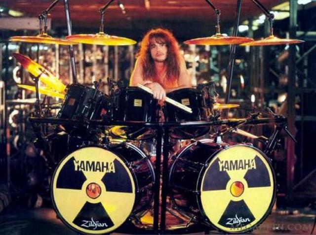 Happy Birthday Nick Menza !!
MEGADETH \\Hanger 18\\ LIVE 1991
 