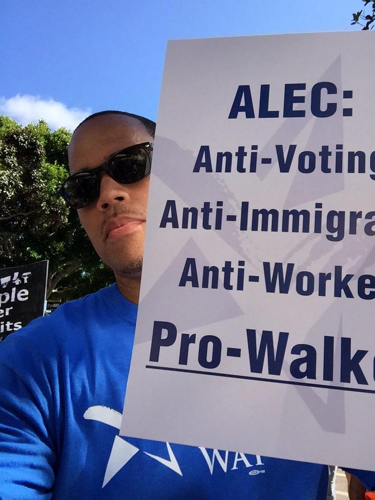 TheDialloBrooks's tweet photo. #PeopleFor in SanDiego fighting for the people! #ALECexposed http://t.co/pAElmlvc10