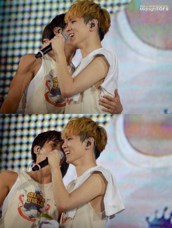 wKIMx__xapple's tweet photo. 長年寄り添ってるとやることも似てくる
#JongKeyAnniversary http://t.co/OdFSpcmNpu