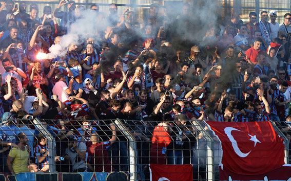 tageblatt_lu's tweet image. Knappe 1:2-Niederlage für #FCDifferdange gegen #Trabzonspor - Große Bildergalerie: tageblatt.lu/sport/story/D0… #UEFA