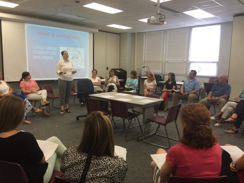 jbrown0503's tweet photo. 'Fishbowls &amp; Socratic Circles: Diving Into Student-Led Discussion' 6-12 session #studentvoice @vhcschools http://t.co/tccYa4uXdG