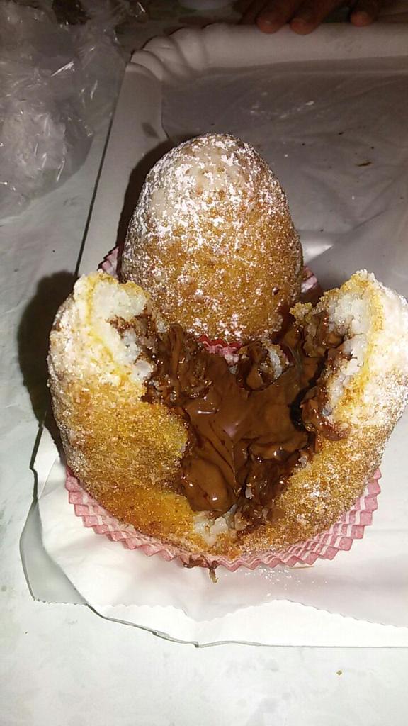 SilviaGiaquinta's tweet photo. #foodporn parte 2 xD arancino con #NUTELLAAAA http://t.co/KhKWdXZzHi