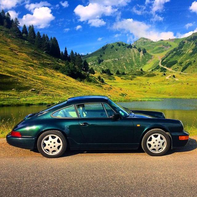 OnlyCarrera's tweet photo. #964Week, paying respects to the #964
Pic by @vintagedriver .
❤️🏁🕘🕐🕐📣.
.
#Porsche #911 #carrera #longhood #aircoole… http://t.co/nba0zLZh6f