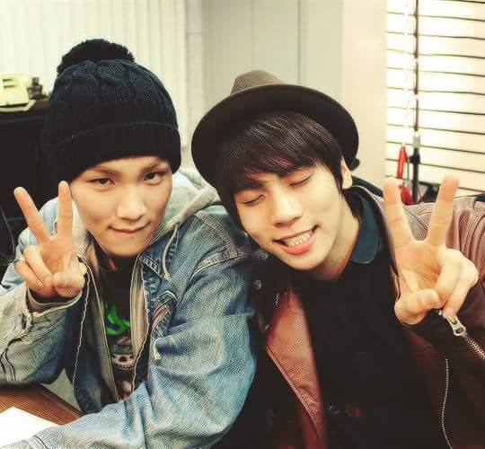 luz_villalpando's tweet photo. #HappyJongKeyDay #JongKeyDay #JongKeyAnniversary ^_^ http://t.co/d7DFIxb98b