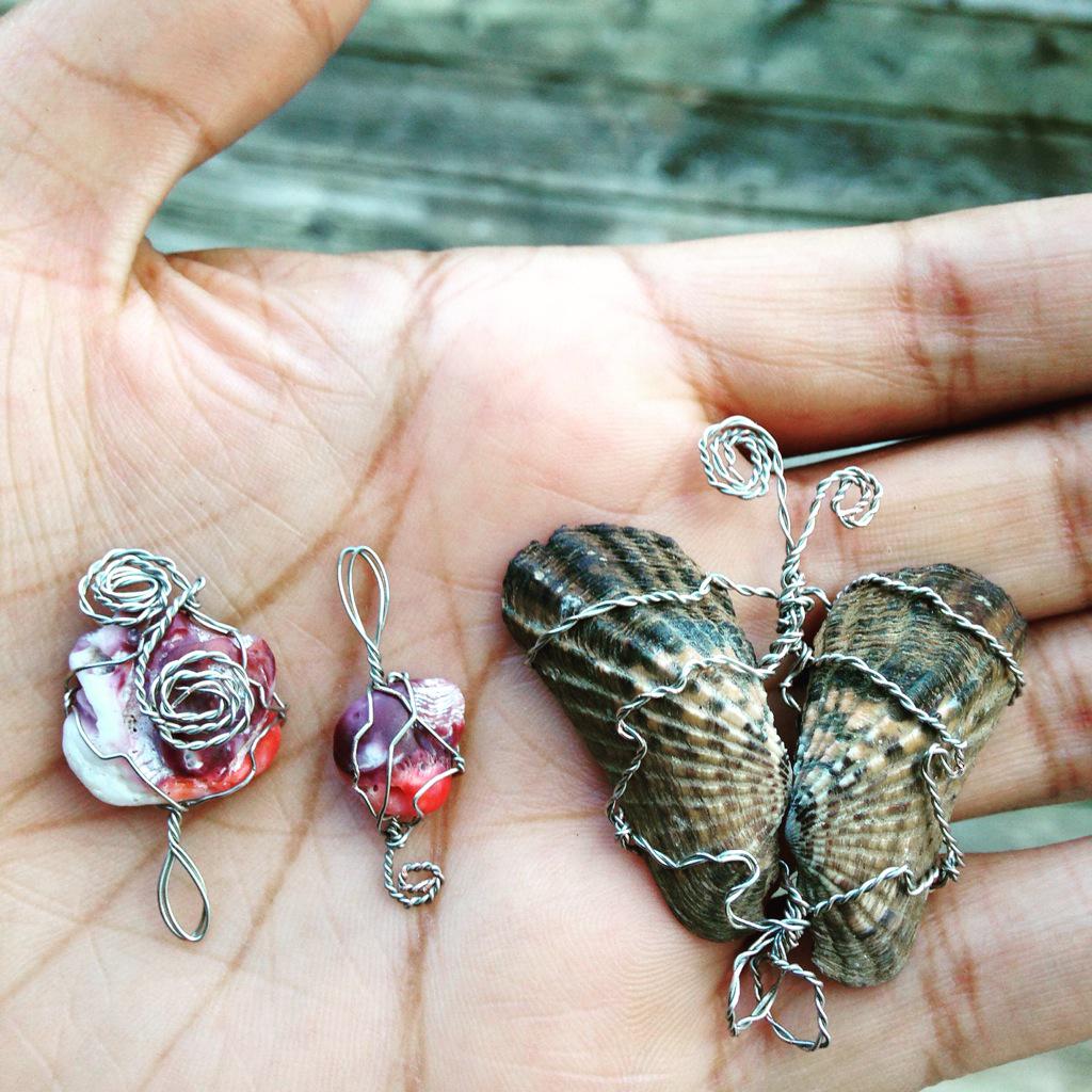 MJulieanna's tweet photo. u never know where inspiration can lead u #ByMe #CreativityLiesWithin #music #nature #creativity #jewelry http://t.co/Gom0D4xNlN