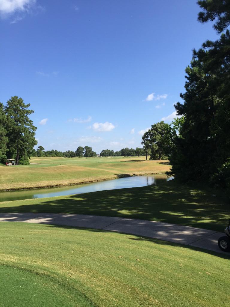 10:00 on a Thursday morning isn't too bad of a time to get out and beat this damn Houston heat! ⛳️. ☀️