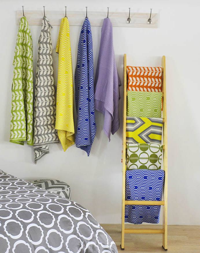 Adding a throw to your dorm gives it a nice finishing touch. Check out these &amp; more here:
dorminabox.com/dorm-bed/bed-1…