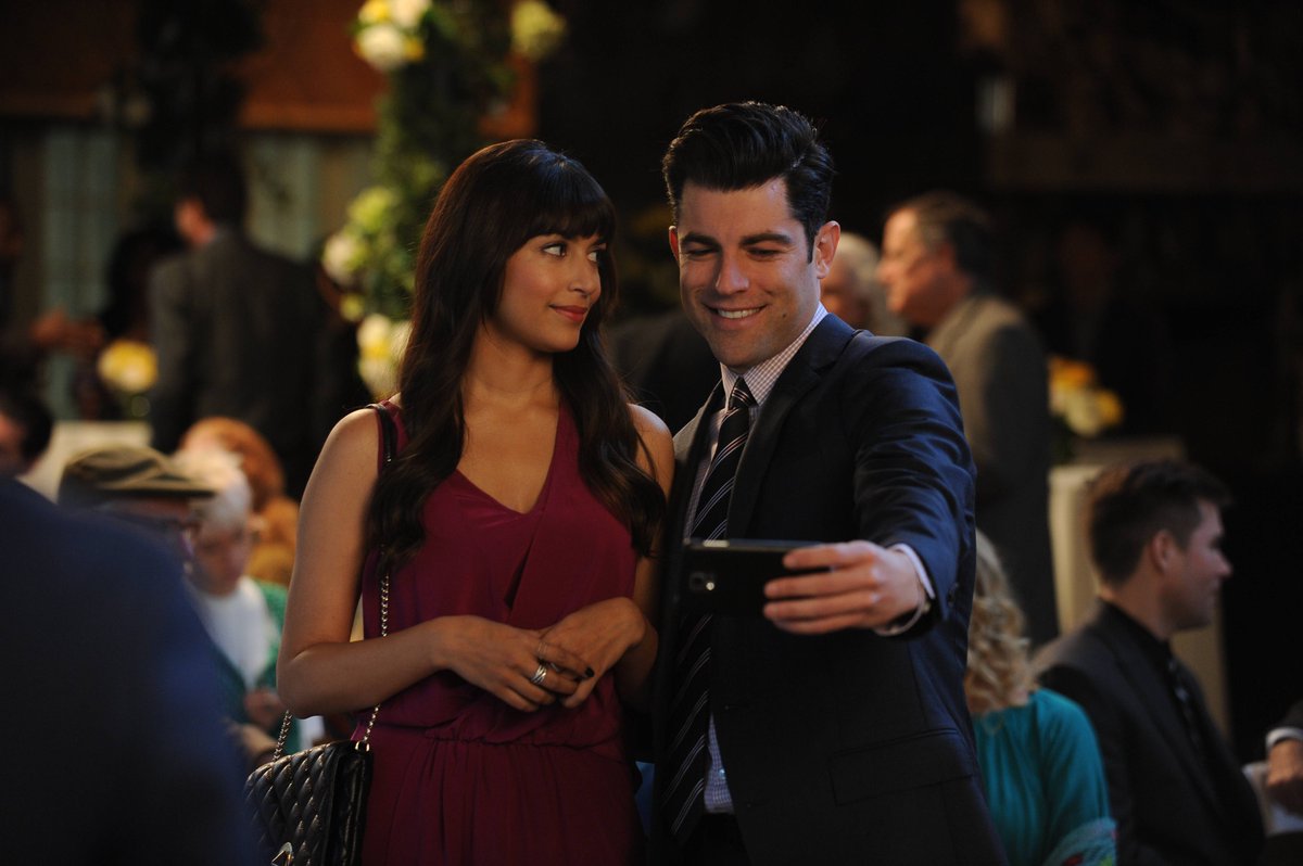 New_GirlTV's tweet photo. That look though. 😊😍  #NewGirl http://t.co/B7DqmCpCkC