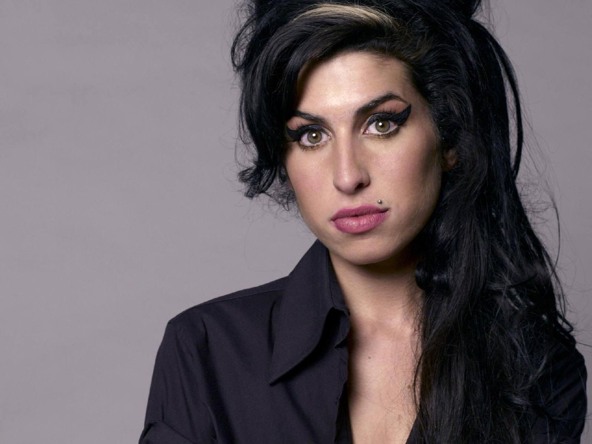 anecdotariorock's tweet photo. "Desgraciadamente, la mitad de las cosas que dicen sobre mí son ciertas". Amy Winehouse. http://t.co/6doZXATXxM