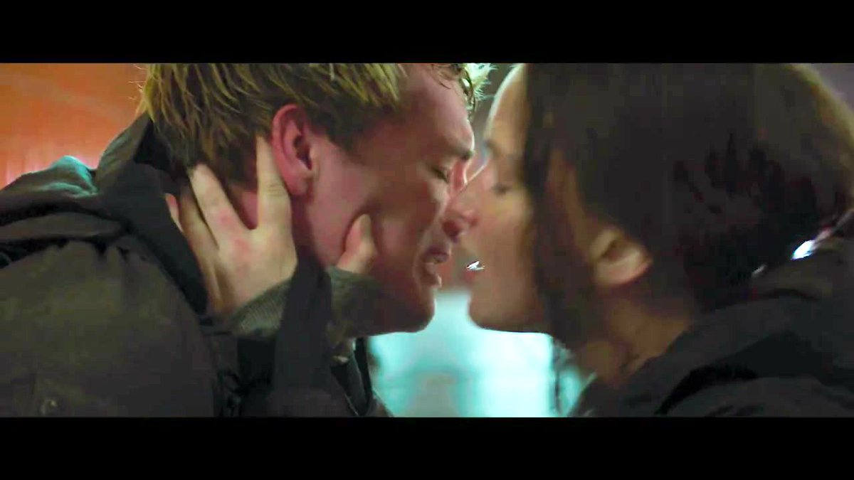 mellarksmemory's tweet image. the one scene that saved my soul #MockingjayPart2Trailer