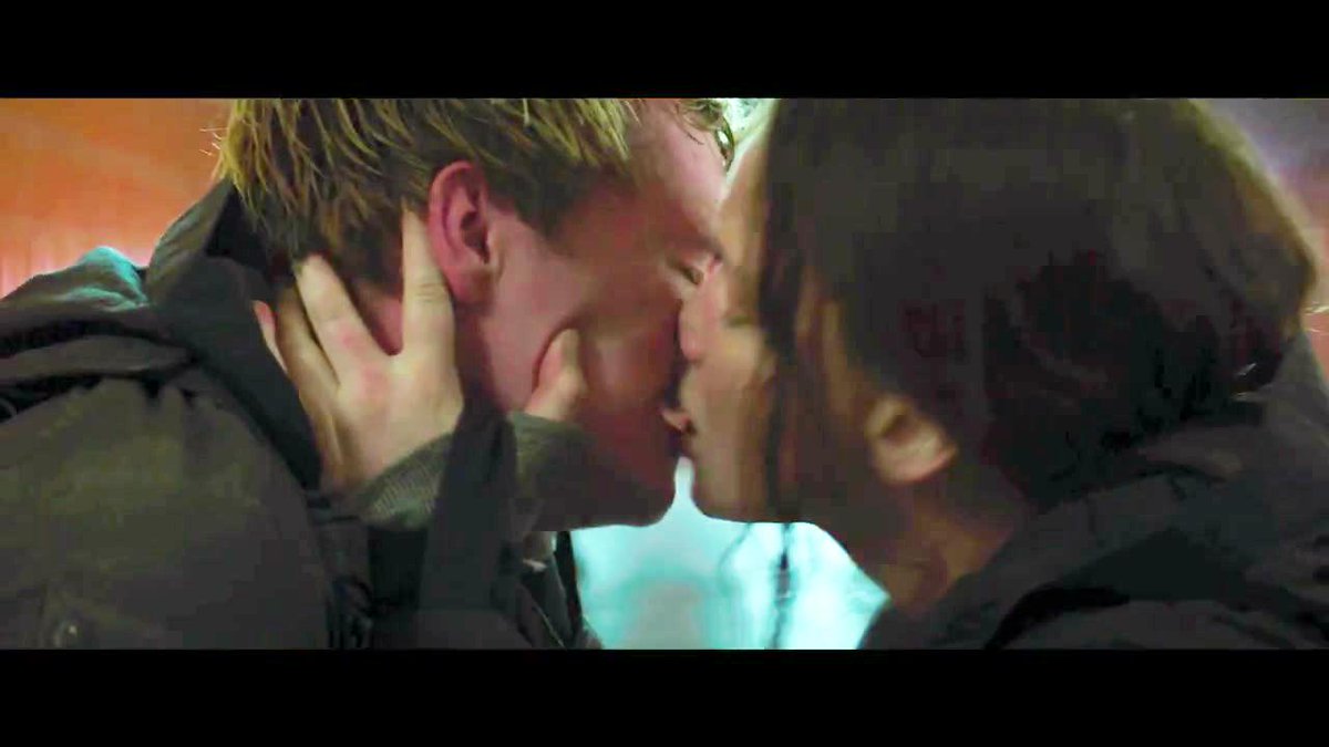 mellarksmemory's tweet image. the one scene that saved my soul #MockingjayPart2Trailer