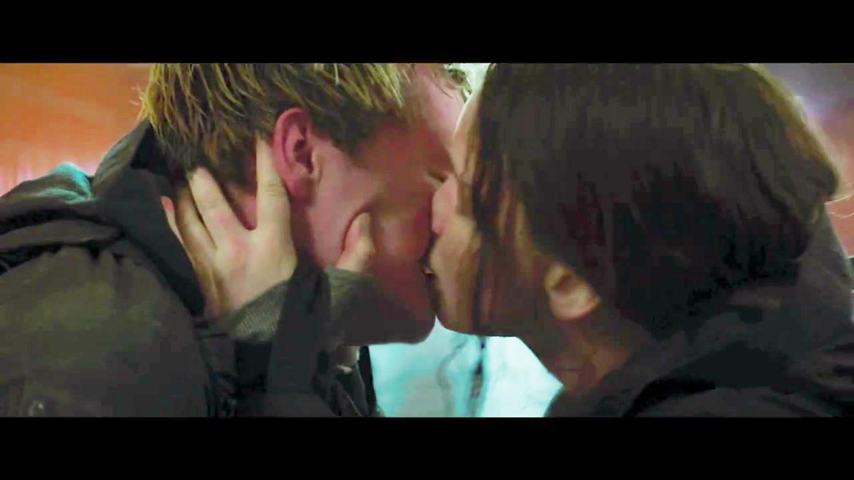 mellarksmemory's tweet image. the one scene that saved my soul #MockingjayPart2Trailer