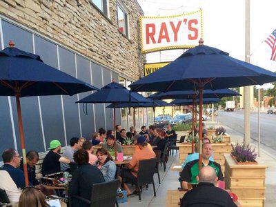 Huge thanks to <a href="/lofredrich/">Lori Fredrich</a> &amp; <a href="/onmilwaukee/">OnMilwaukee</a> for spreading the great <a href="/raysgrowler/">Ray’s Growler Gallery</a> news!

Cheers: bit.ly/1MJjcbZ