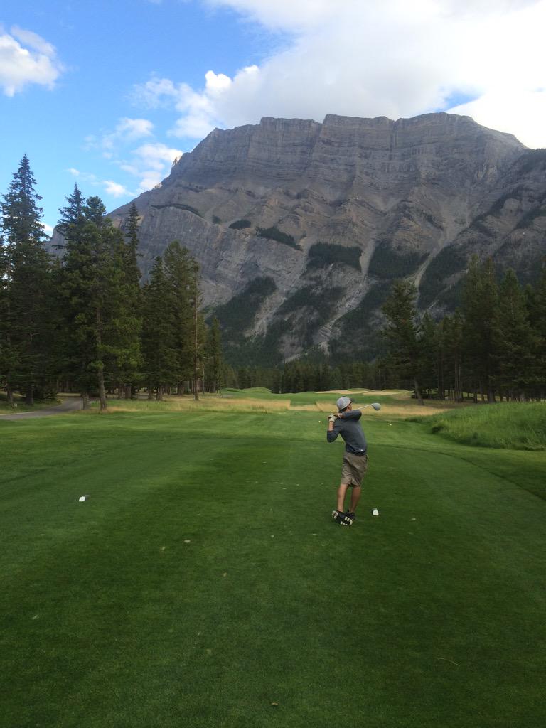 elihone's tweet photo. Enjoyed a round in the mountains with @HELLOTosello http://t.co/L5CRbUtm7W
