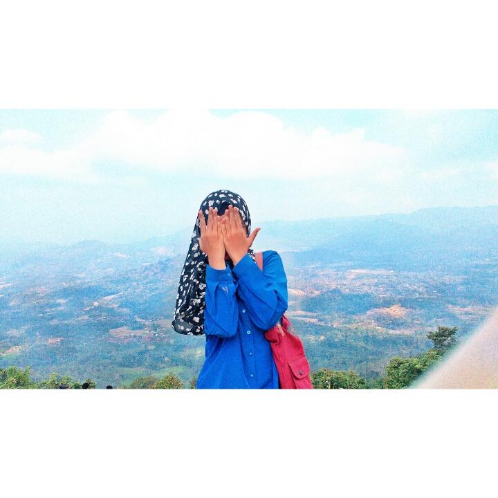 NenoRMiranda's tweet photo. Ceritanya lagi #explorekuningan #kuninganindah #cilukba #lovelove💞 http://t.co/4ftByhPfF8