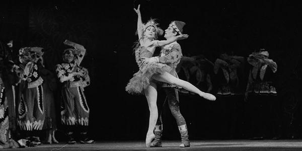 TheRoyalBallet's tweet photo. A classic snap from our archives for #TBT - Margot Fonteyn as The Firebird in 1956. ^C http://t.co/JeS61GQWER
