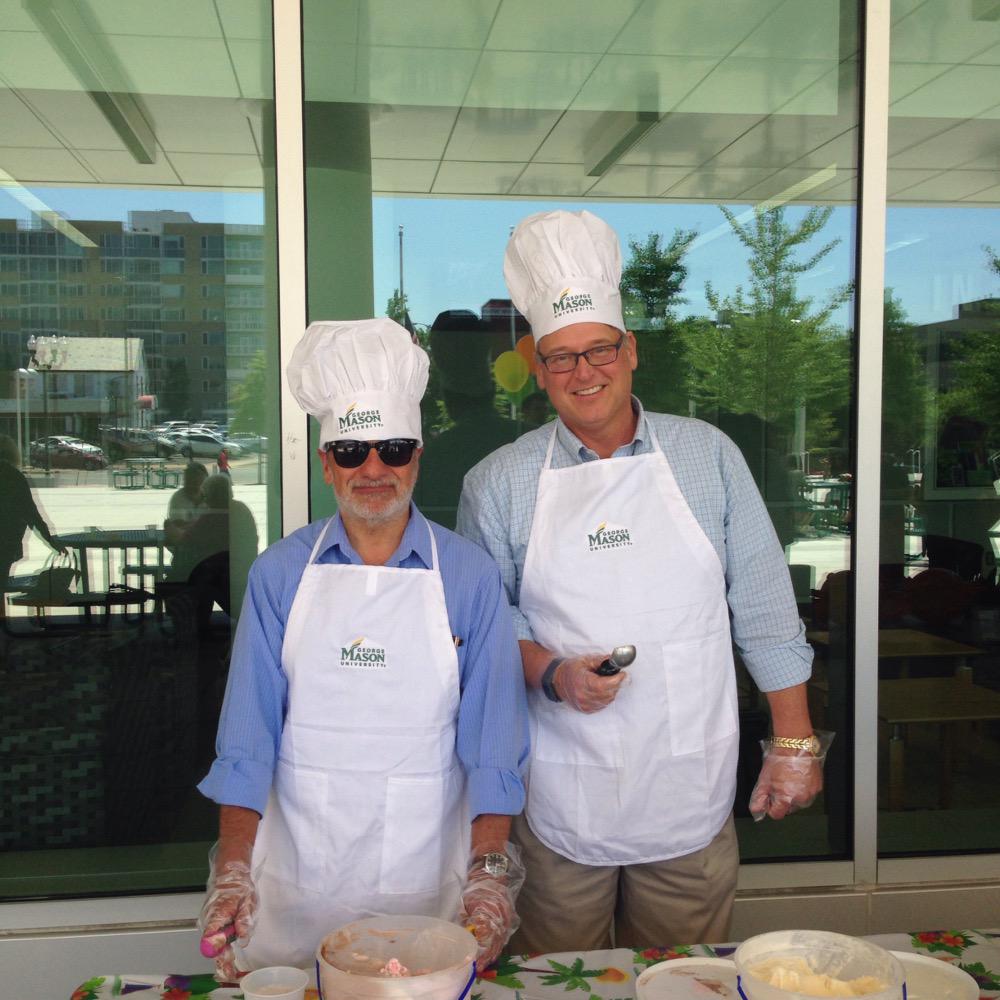 SaraDolan5's tweet photo. #gmu Arlington campus summer social in full swing! @cwb_mason #masonwbu celebrate summer and celebrate community! http://t.co/nPb8FRpYco