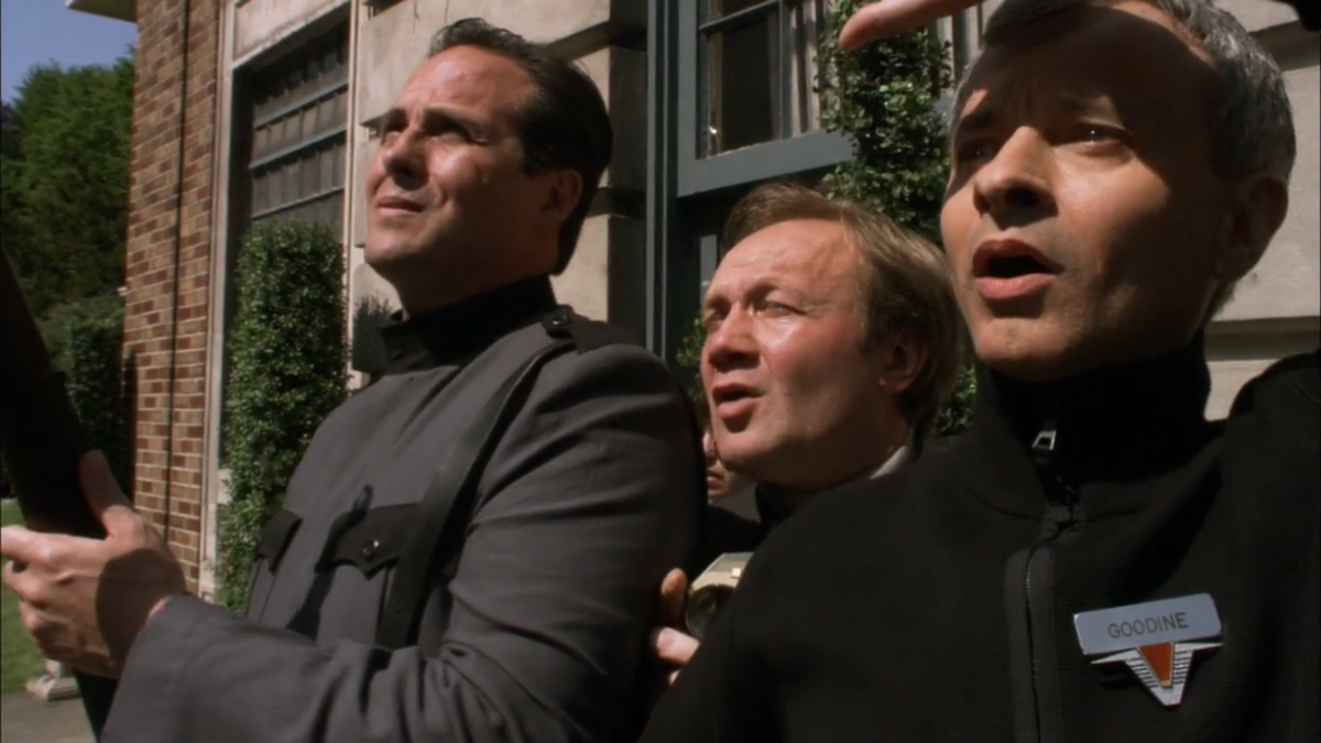atlantistvru's tweet photo. HAPPY #BIRTHDAY TO @RichardSide, #Stargate #SG1 #TegalanGuide(#Goodine)(#Icon)!!! http://t.co/vGEJuHdAZR #StargateSG1 http://t.co/r3Pdbsq6HL