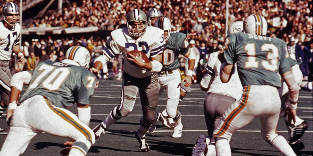 Happy birthday to Walt Garrison shown here in Super Bowl VI - 14 carries for 74 rushing yards in 24-3 win over Miami. 