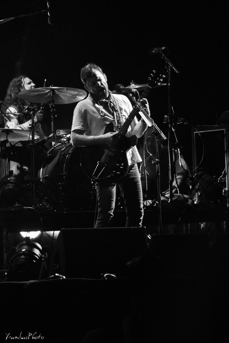 ZambazPhoto's tweet photo. Une petite soirée à @PaleoFestival avec les concerts de Arnaud et de @KingsOfLeon http://t.co/gWZ21U9DVK