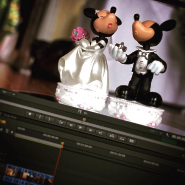 SamWeddingfilms's tweet photo. #wedding #weddingvideo #weddingvideography #weddingfilms #weddingday #minniemouse #mickeymouse  #filmediting http://t.co/vQu4H2A5ax