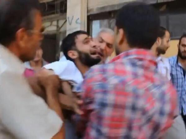 WakeupPeopIe's tweet photo. The moment a father finds out his daughter is alive after a bombing in Syria 😭❤️ http://t.co/ypTrXItWnU