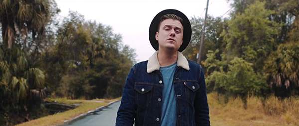 ARTISTdirect's tweet photo. Video #Premiere: @weareSavannah "Love Ain't on Your Side" http://t.co/T4jOj0svEU http://t.co/SnFjKZ1GpP