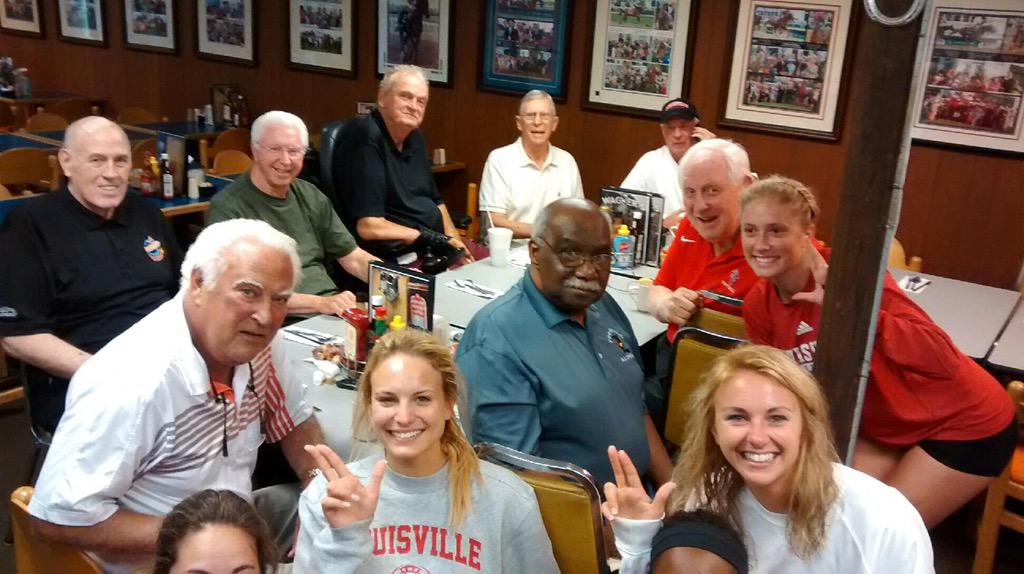 AnneKordes's tweet photo. UL enjoying a run in with legendary Alums from men's basketball and football this morning at Wagners! L1C4 http://t.co/fXzwyPDbQY