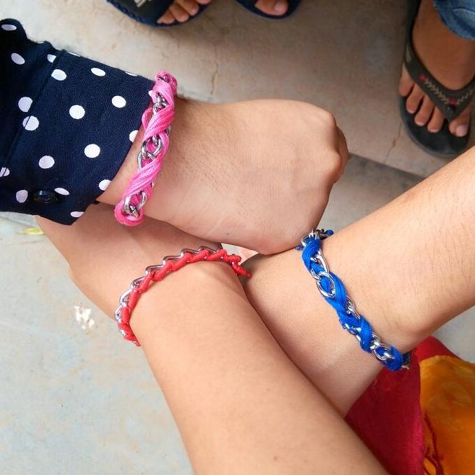 himani196's tweet photo. #bffs #bracelets #selfmade #diy #chainbracelets ... lucky to have u both...luv u... @prati2710 @avnibachu http://t.co/sy0emxQL8E