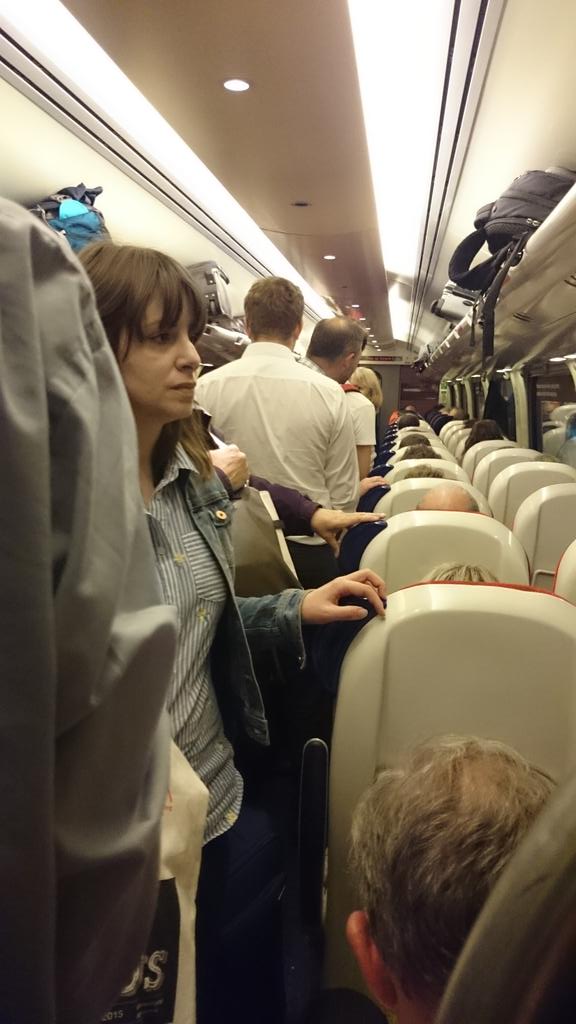 _Robynson's tweet image. Excellent service as ever @crosscountryuk  almost £400 a month and I'm standing #soworthit #sarcasm #exploitative