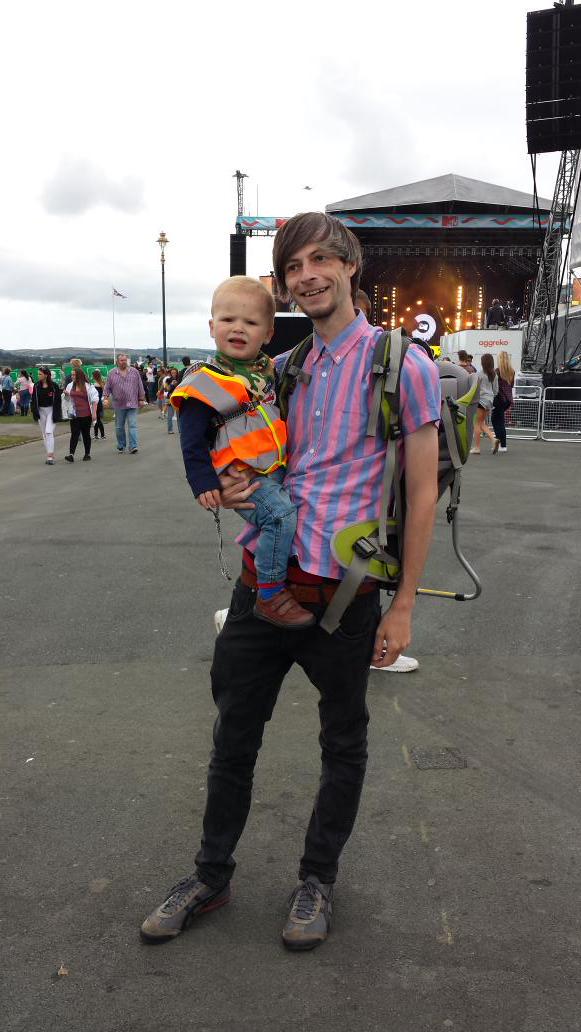 Check out little Logan! Is he Plymouth's youngest raver? owl.li/Q06IE