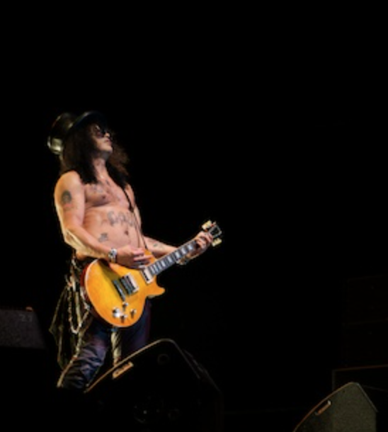 Smæk 50 lys i kagen for ham her! Tillykke <a href="/Slash/">Slash</a>! Dagen kan jo fejres med denne her: tabz.dk/se.php?id=977 #guitardk