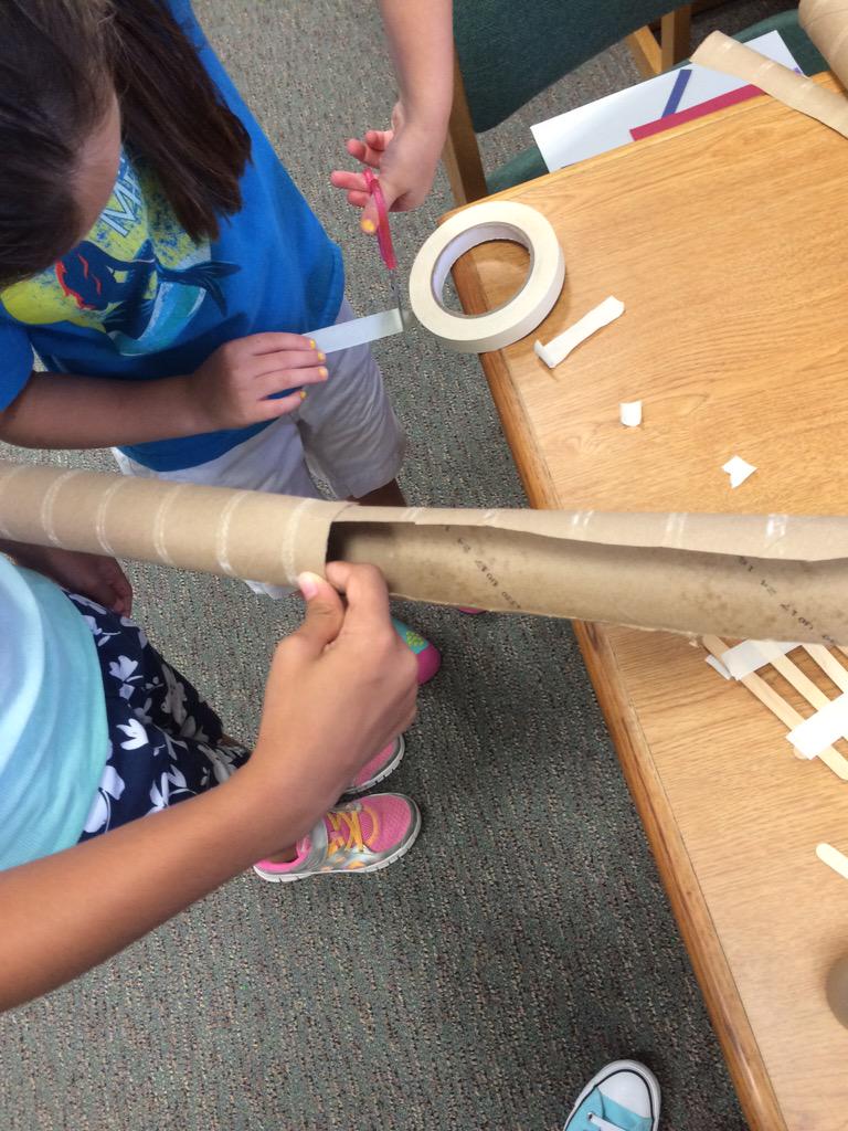 GinnyBoughter's tweet photo. Taking apart toys, building mazes, and making paper robots! #radrobotics @SBISD @ConlonJo http://t.co/jjVtlKql2N