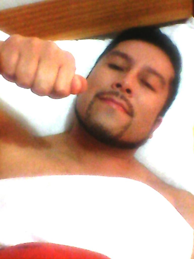 fernandoparedev's tweet photo. Navegando en Twitter....👊👊👊 saludos!!!!! http://t.co/Phl419S20V