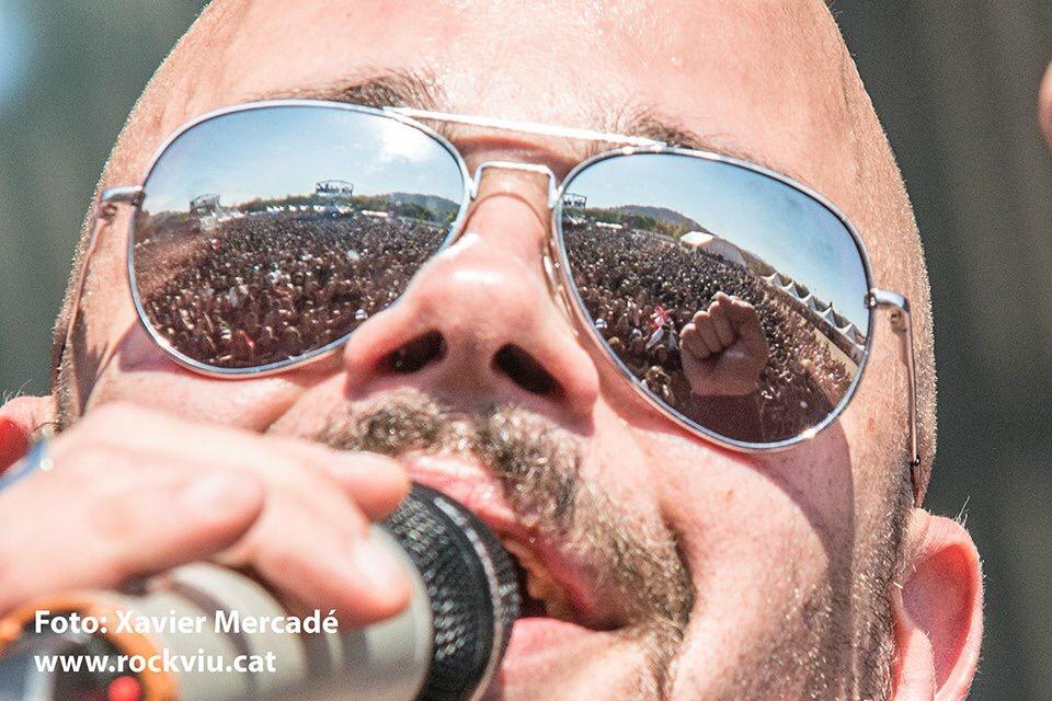 enderrock's tweet photo. Així es veu el #Rockfest des del punt de vista del cantant de @sabaton: http://t.co/V1naEAu7AN