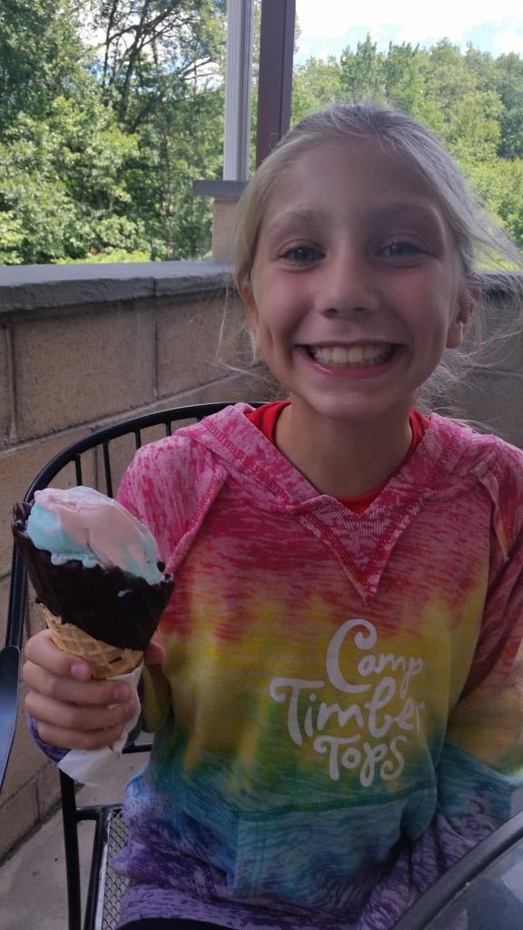 LaneDubin's tweet photo. A perfect day off. I busted her out of @TimberTopsGirls for a bit!! #TimberTops http://t.co/hr1Lm4Q4pv