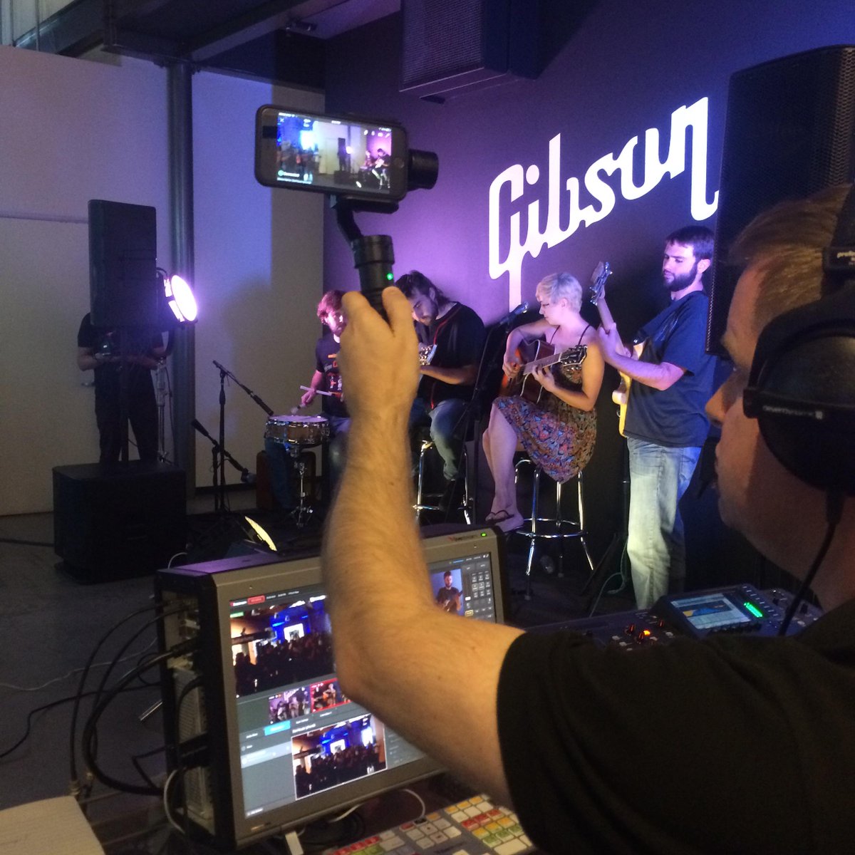 owldollyfun's tweet image. #LiveStream with Beholder #SmartphoneStabilizer #iPhone #5s #LiveStreaming #Gibson #CameraStabilizer #GoProStabilizer