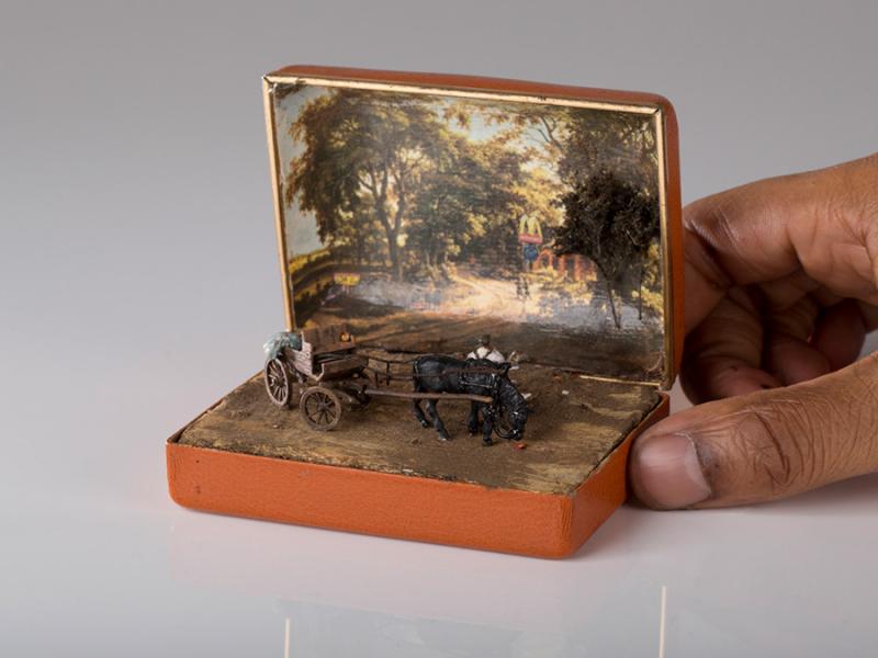 VJGJewellery's tweet photo. Beautiful vintage jewellery boxes reveal tiny painted scenes, all lovingly created by #TALWST. http://t.co/qLLbUcJtj5