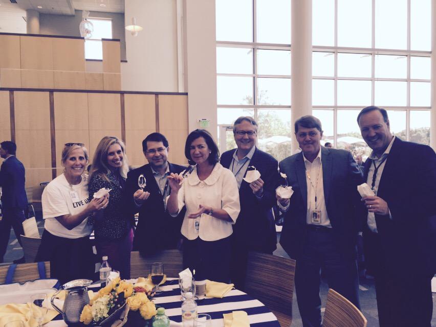 jessesingh's tweet image. Great to see our @3M leadership supporting @UnitedWay &amp;amp; enjoying some ice cream! #next100 #LifeWith3M