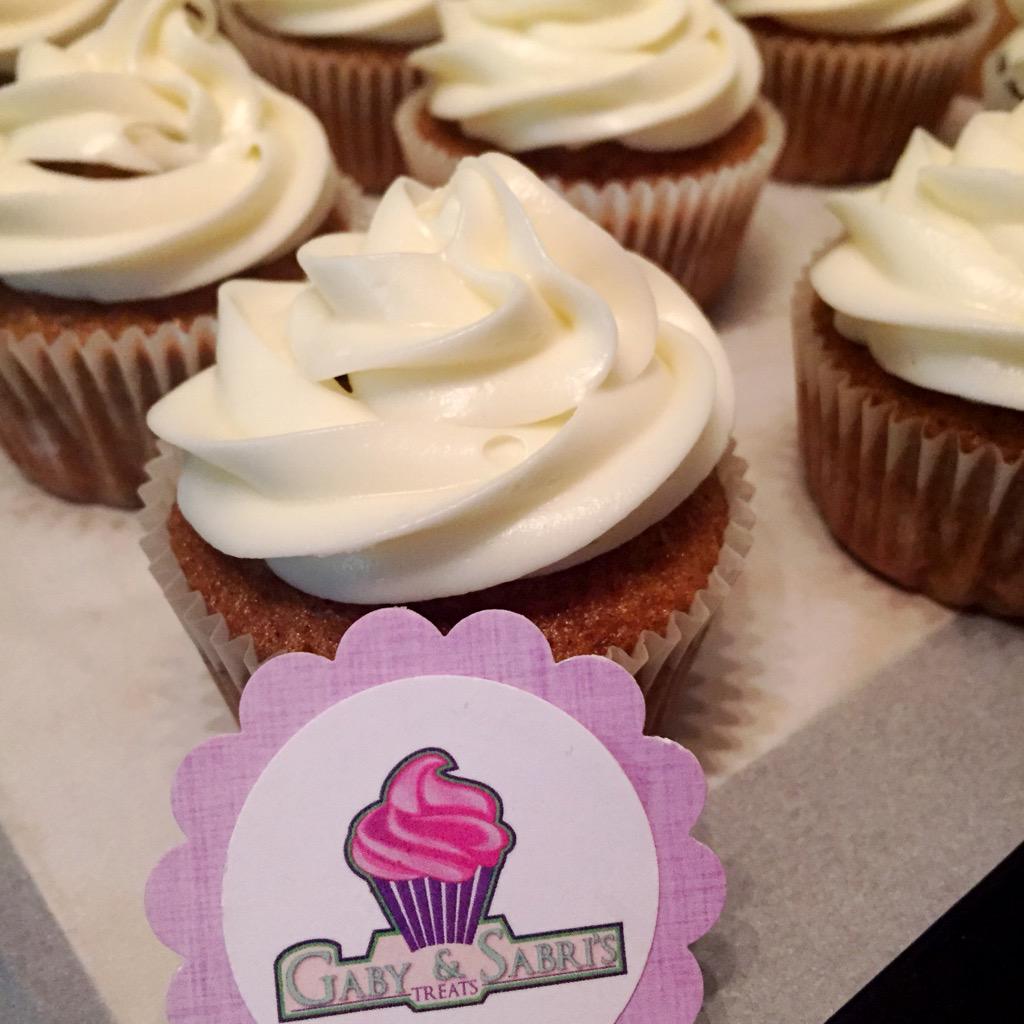 Fresh out the oven! #carrotcupcakes #gabyandsabristreats #Thursday #cupcakes #Miami