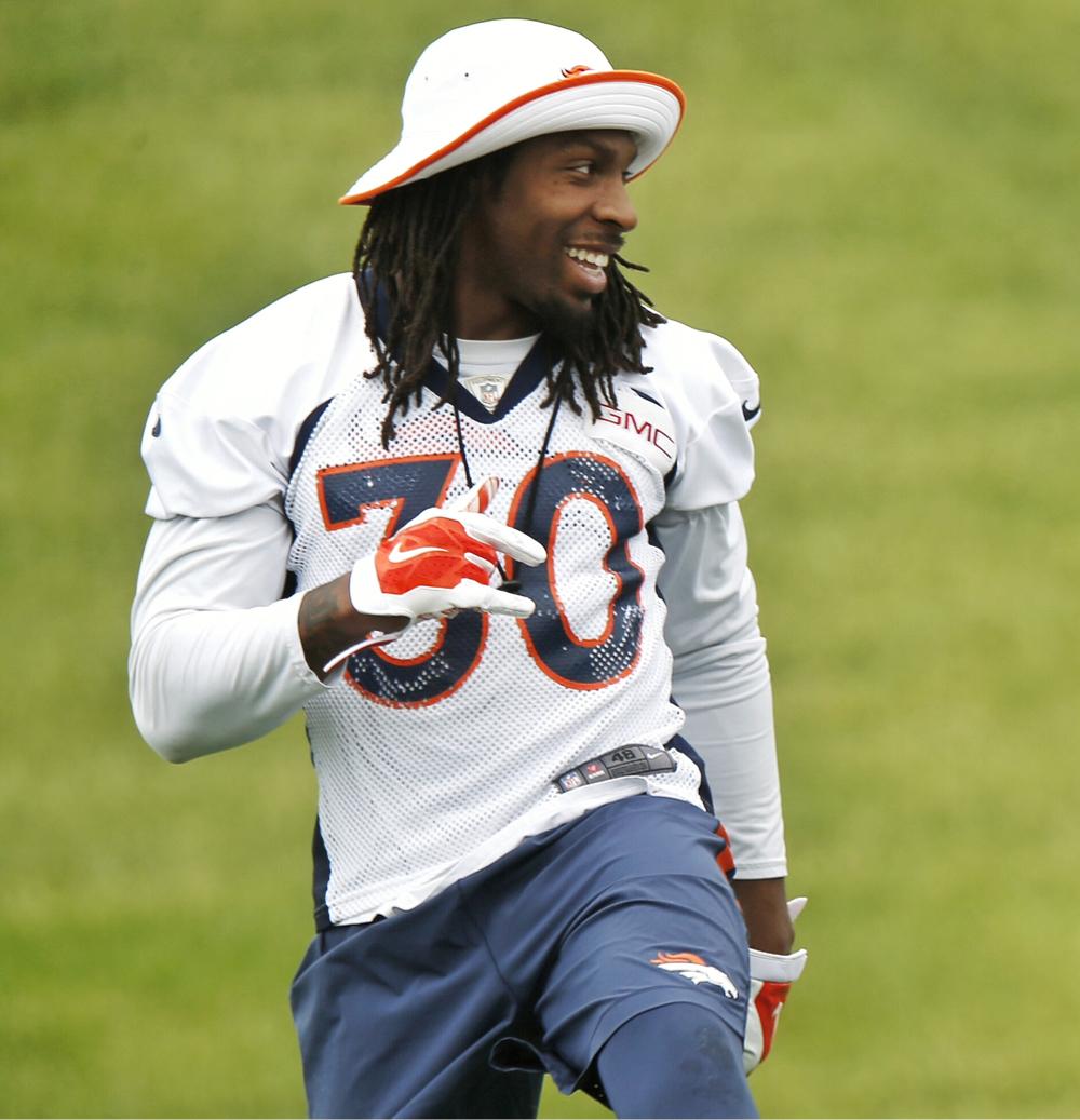 Broncos's tweet photo. It's @D_Brut30's birthday! 

Toss him a RT, #BroncosCountry! http://t.co/p1wHbHagc1