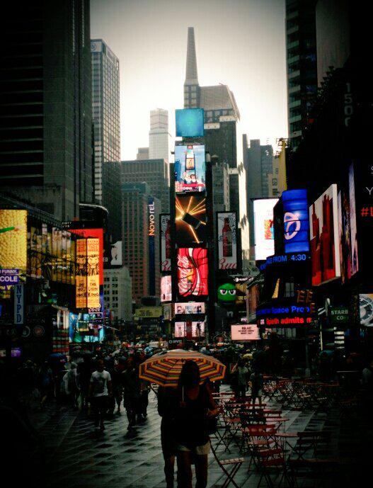 UchuChannel's tweet image. ¡Ballenitas! Durante agosto subiremos pequeños vídeos individuales de nuestras vacaciones, ¡el mío será algo así! -W