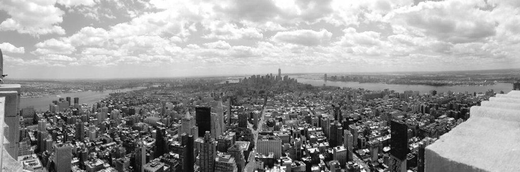 UchuChannel's tweet image. ¡Ballenitas! Durante agosto subiremos pequeños vídeos individuales de nuestras vacaciones, ¡el mío será algo así! -W