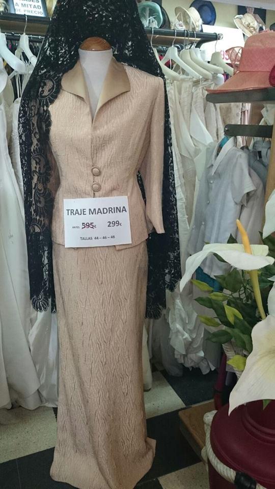 _Noviasderojo's tweet photo. TRAJE LIKIDACION  MADRINA  299 € #vestidosnovia #vestidosfiesta #madrina y #trajesdenovio http://t.co/Idd4AfKZXJ http://t.co/7aq2WZpEBf