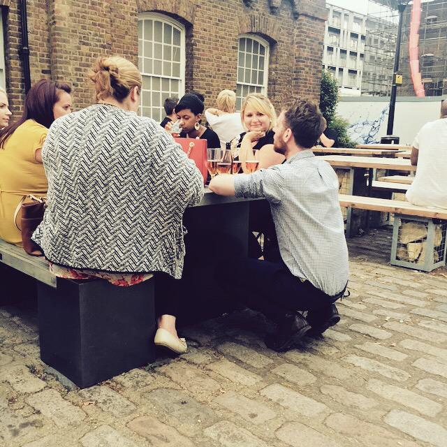 DialArch's tweet photo. @joshwilldrake doing what he does best, chatting about great #craftbeer! #CraftOClock #Monteiths #craftbeerhour http://t.co/jb56esis6i