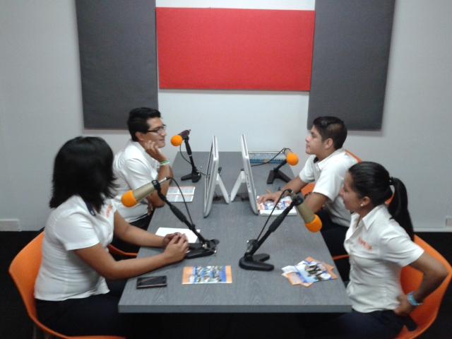 RadioUSAMUTAC's tweet photo. Preparándonos para ofrecerles nueva opción en difusión @usamtuxtla @EnTuxtla2 @usamsancris @luilislau @ManVillarreal http://t.co/ydjYvVOoU6