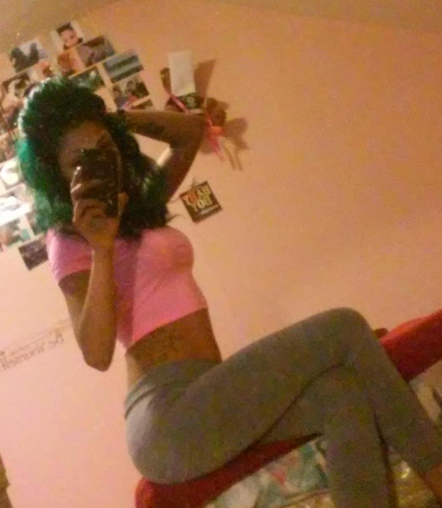RosaJennipha's tweet photo. Green hair👾😍😘 http://t.co/jHRFt3TDEG