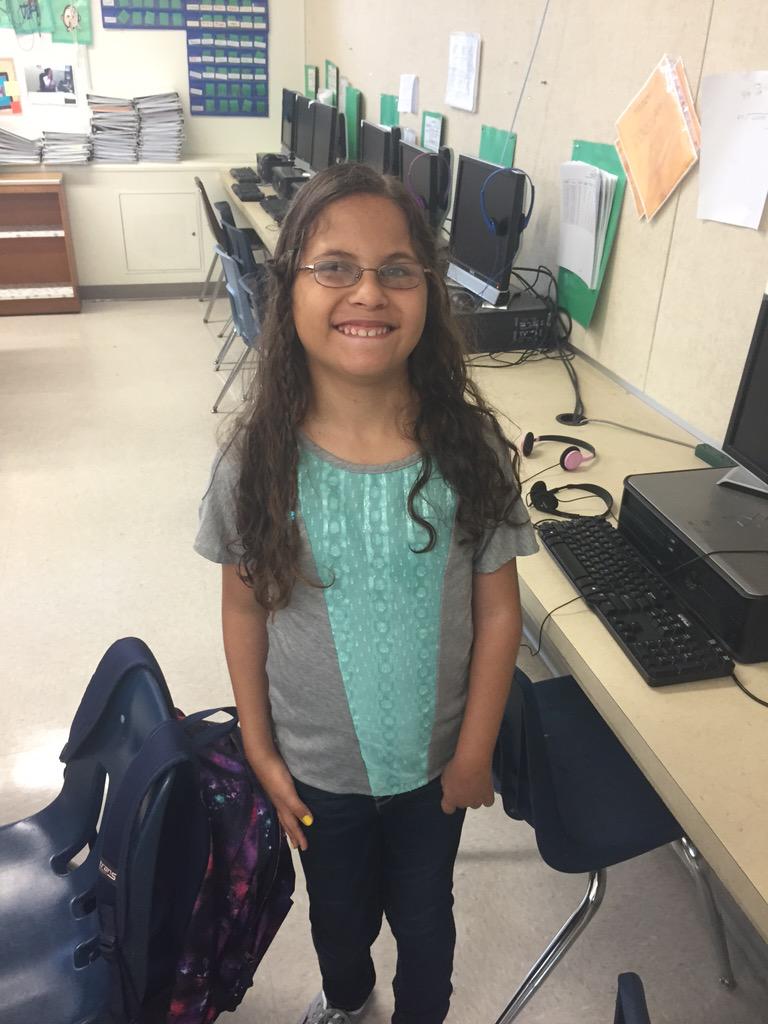 mom2lindsay's tweet image. Lindsay on her #firstdayof7thgrade