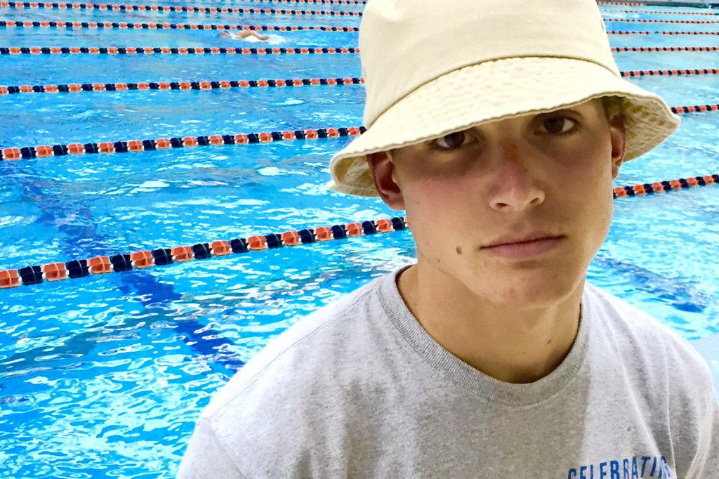 tfree24's tweet photo. @Canderson_8 you can't deny the fact that this photo represents quality athletic photography skills. http://t.co/te5xzKu3ic